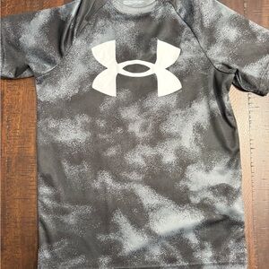Under Armour Black and Gray Camouflage T-Shirt